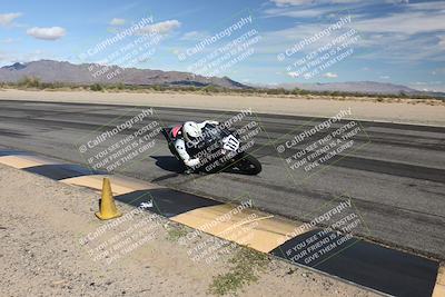 media/Nov-16-2025-Race Pace (Sun) [[8c5fa54630]]/Non Verified Riders (1st 20 Minutes)/3-Turn 3 Inside (11am)/